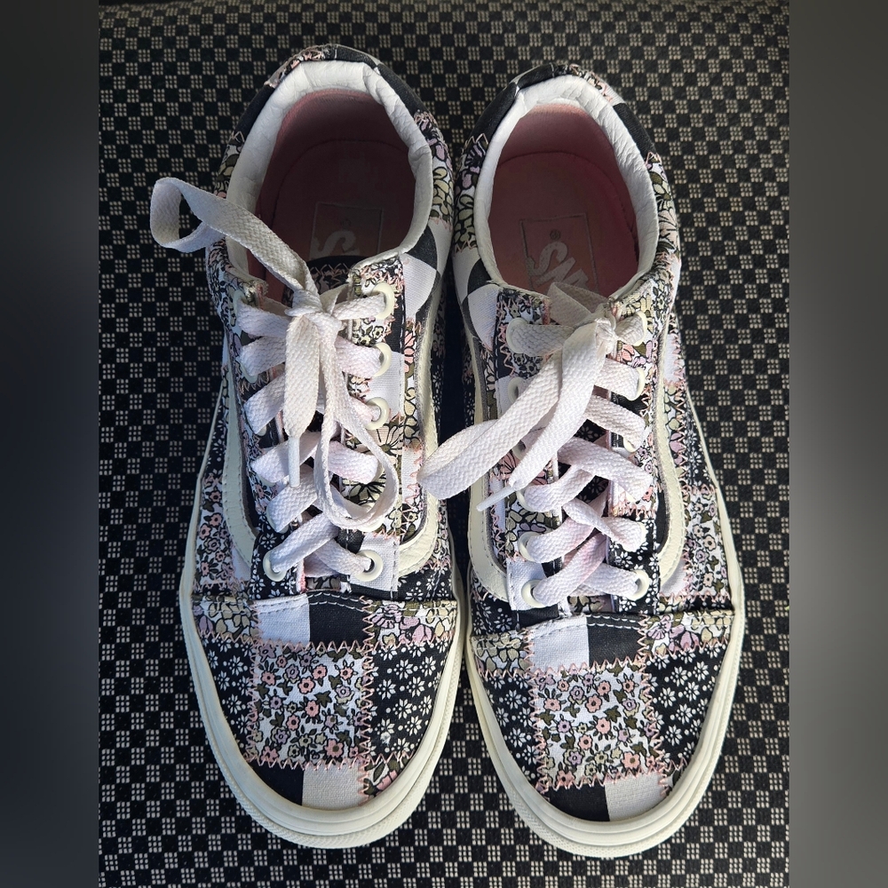 Vans Black and‎ White Speckled Sneakers Classic Skate Style